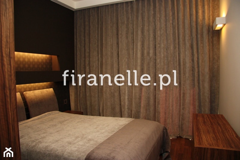 nowoczesna sypialnia z pluszowymi zasłonami - zdjęcie od firanelle.pl