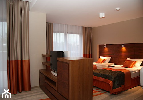 sypialnia hotelowa - zdjęcie od firanelle.pl