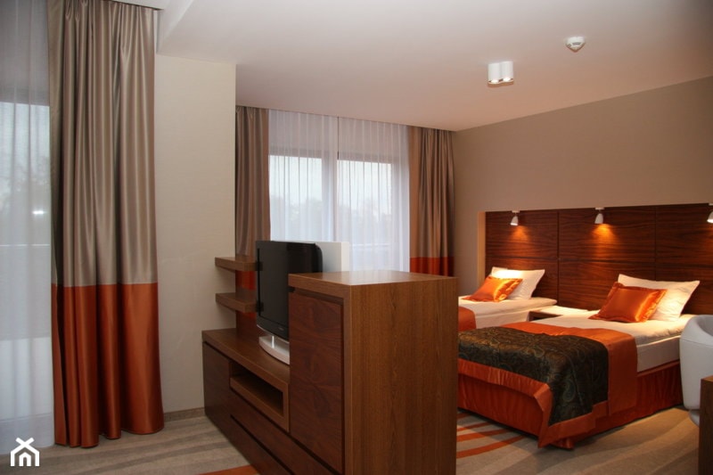 sypialnia hotelowa - zdjęcie od firanelle.pl - Homebook