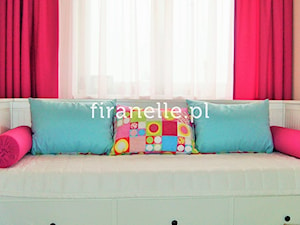 kolorowe poduszki do pokoju dziewczynki - zdjęcie od firanelle.pl