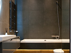 Delikatnie - Mała na poddaszu bez okna łazienka, styl nowoczesny - zdjęcie od SO INTERIORS Architektura Wnętrz