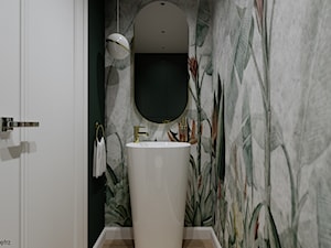 Toaleta z tapetą - Łazienka, styl nowoczesny - zdjęcie od KJ Studio Projektowanie wnętrz