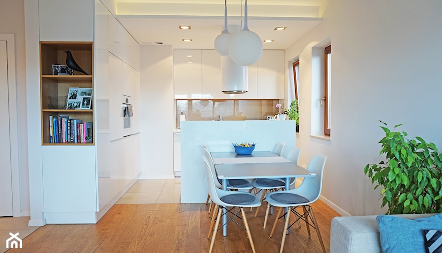 Mieszkanie 82m2 - Mała biała jadalnia w salonie, styl nowoczesny - zdjęcie od Monika Kowalczyk Home Design
