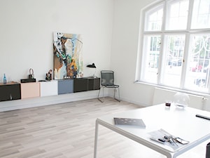 Biuro w Poznaniu - Średnie w osobnym pomieszczeniu białe biuro, styl skandynawski - zdjęcie od Monika Kowalczyk Home Design