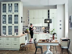 Kuchnia Luiza Waniliowy - Duża otwarta beżowa biała szara z zabudowaną lodówką kuchnia w kształcie litery l - zdjęcie od Castorama