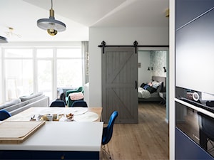 Drzwi przesuwne w kobiecym mieszkaniu - Kuchnia, styl nowoczesny - zdjęcie od Drzwi Przesuwne i Systemy Przesuwne RENO