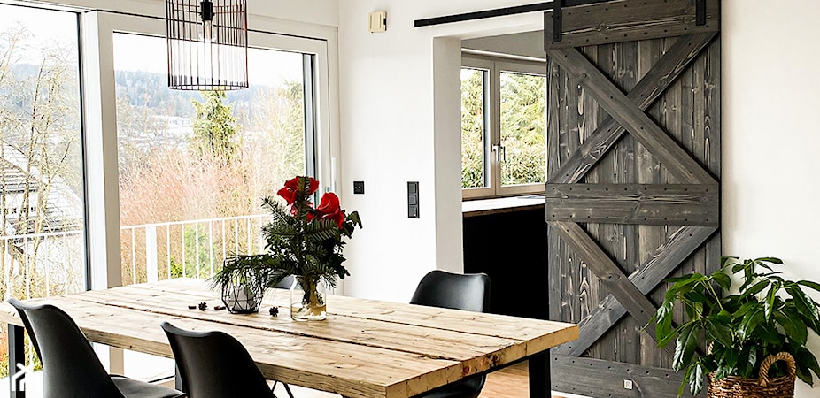 Barn doors, czyli drzwi jak ze stodoły – czy taka estetyka sprawdzi się tylko we wnętrzach rustykalnych?