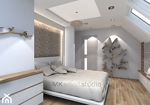 Sypialnia w stylu skandynawskim - Duża biała sypialnia na poddaszu, styl skandynawski - zdjęcie od MKsmartstudio