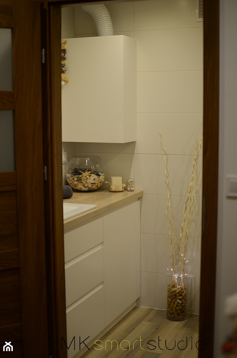 Od projektu do realizacji łazienki w stylu skandynawskiej - Mała bez okna łazienka, styl skandynawski - zdjęcie od MKsmartstudio