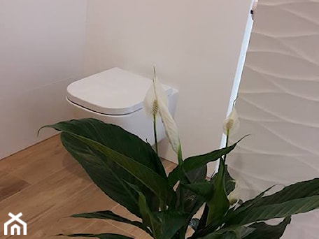 Aranżacje wnętrz - Łazienka: Realizacja pięknej i nowoczesnej łazienki w stylu skandynawskim - MKsmartstudio. Przeglądaj, dodawaj i zapisuj najlepsze zdjęcia, pomysły i inspiracje designerskie. W bazie mamy już prawie milion fotografii!