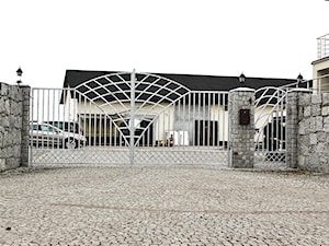 brama wjazdowa tradycyjna kuta - zdjęcie od Heavy Art