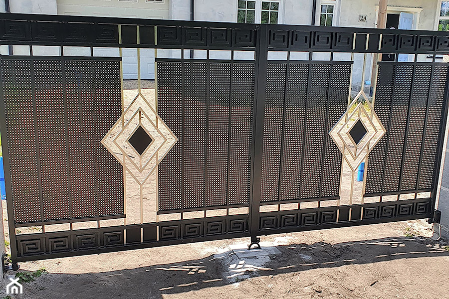 brama dwuskrzydłowa kuta nowoczesna - zdjęcie od Heavy Art