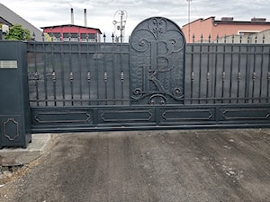 brama przesuwna klasyczna kuta - zdjęcie od Heavy Art