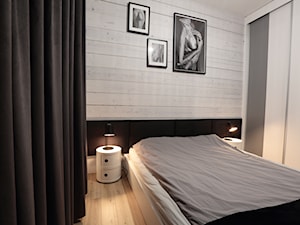 Naturalnie Nowocześnie - Średnia biała czarna z panelami tapicerowanymi sypialnia, styl nowoczesny - zdjęcie od AAW studio