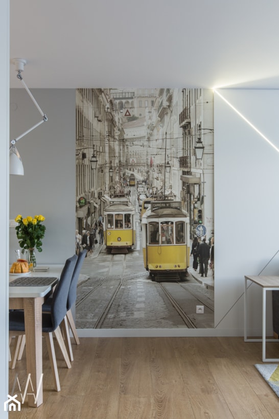 Trójkąty i tramwaje - Biały salon z jadalnią, styl nowoczesny - zdjęcie od AAW studio