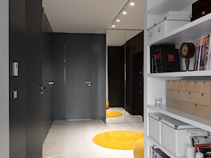 Apartament w Krakowie 2 - Średni czarny hol / przedpokój, styl minimalistyczny - zdjęcie od MINIMOO Architektura Wnętrz