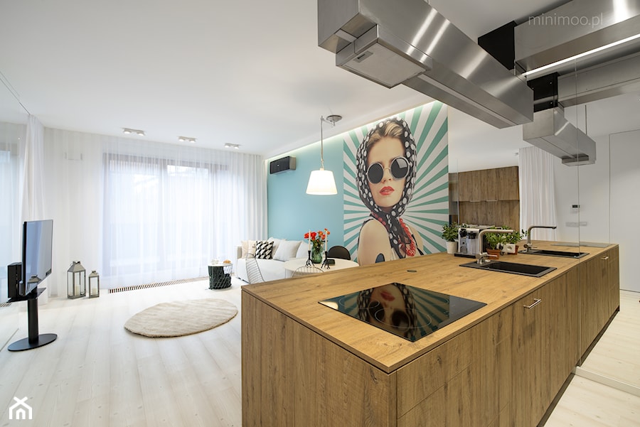 Apartament w Browarze Lubicz w Krakowie - Średnia otwarta z salonem z zabudowaną lodówką z nablatowym zlewozmywakiem kuchnia jednorzędowa z wyspą lub półwyspem, styl minimalistyczny - zdjęcie od MINIMOO Architektura Wnętrz