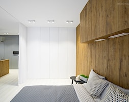 Apartament w Browarze Lubicz w Krakowie - Średnia biała sypialnia małżeńska, styl minimalistyczny - zdjęcie od MINIMOO Architektura Wnętrz - Homebook