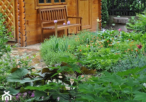 ogród z domkiem - zdjęcie od Zielona Przystań