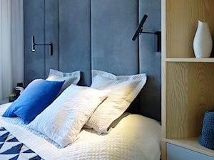 Klimatyczna sypialnia - Mała szara sypialnia, styl nowoczesny - zdjęcie od Followlab