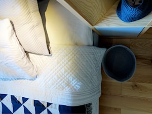 Klimatyczna sypialnia - Mała sypialnia, styl nowoczesny - zdjęcie od Followlab