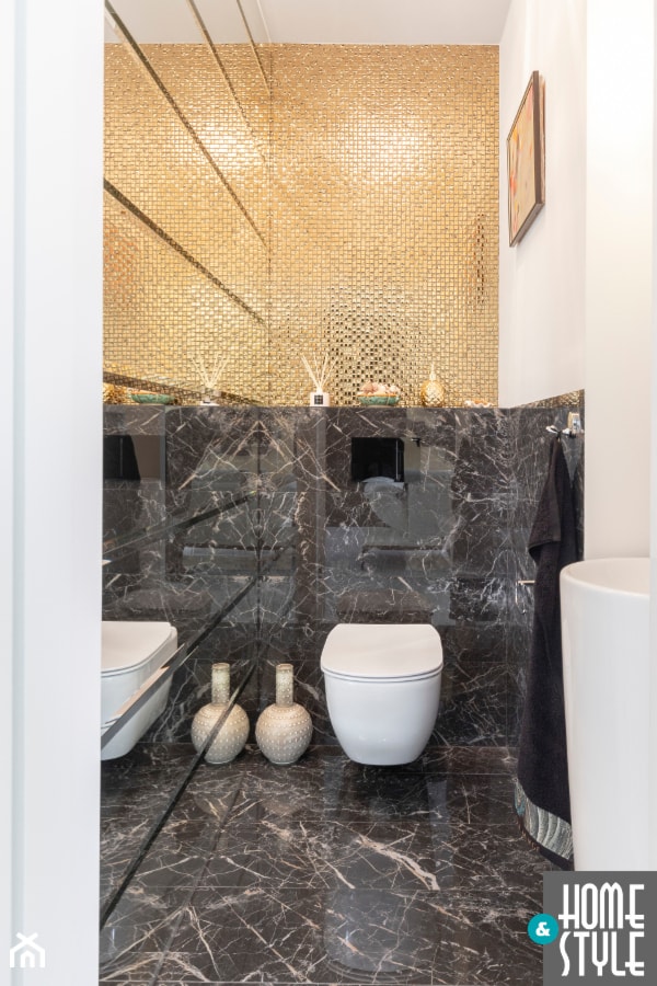 Elegancka łazienka z fazowanymi lustrami - zdjęcie od HOME & STYLE Katarzyna Rohde