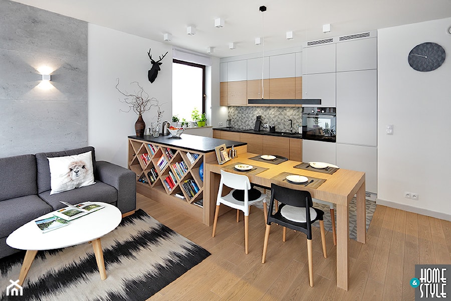 REALIZACJA mieszkania z czarnym jeleniem - Średnia otwarta z salonem biała szara z zabudowaną lodówką z podblatowym zlewozmywakiem kuchnia jednorzędowa z wyspą lub półwyspem, styl nowoczesny - zdjęcie od HOME & STYLE Katarzyna Rohde