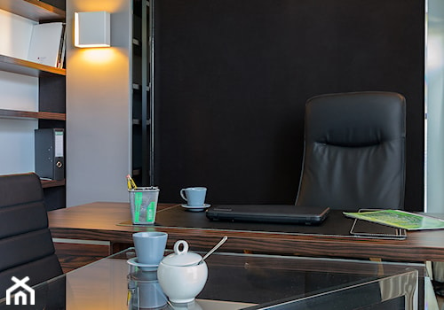 mieszkanie przerobione na biuro - Małe czarne szare biuro, styl nowoczesny - zdjęcie od Vitrum System