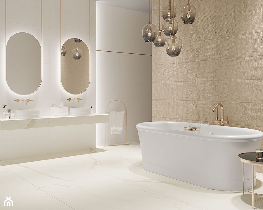 Golden Hills - Duża bez okna z lustrem z dwoma umywalkami z marmurową podłogą łazienka, styl glamour - zdjęcie od Ceramika Paradyż