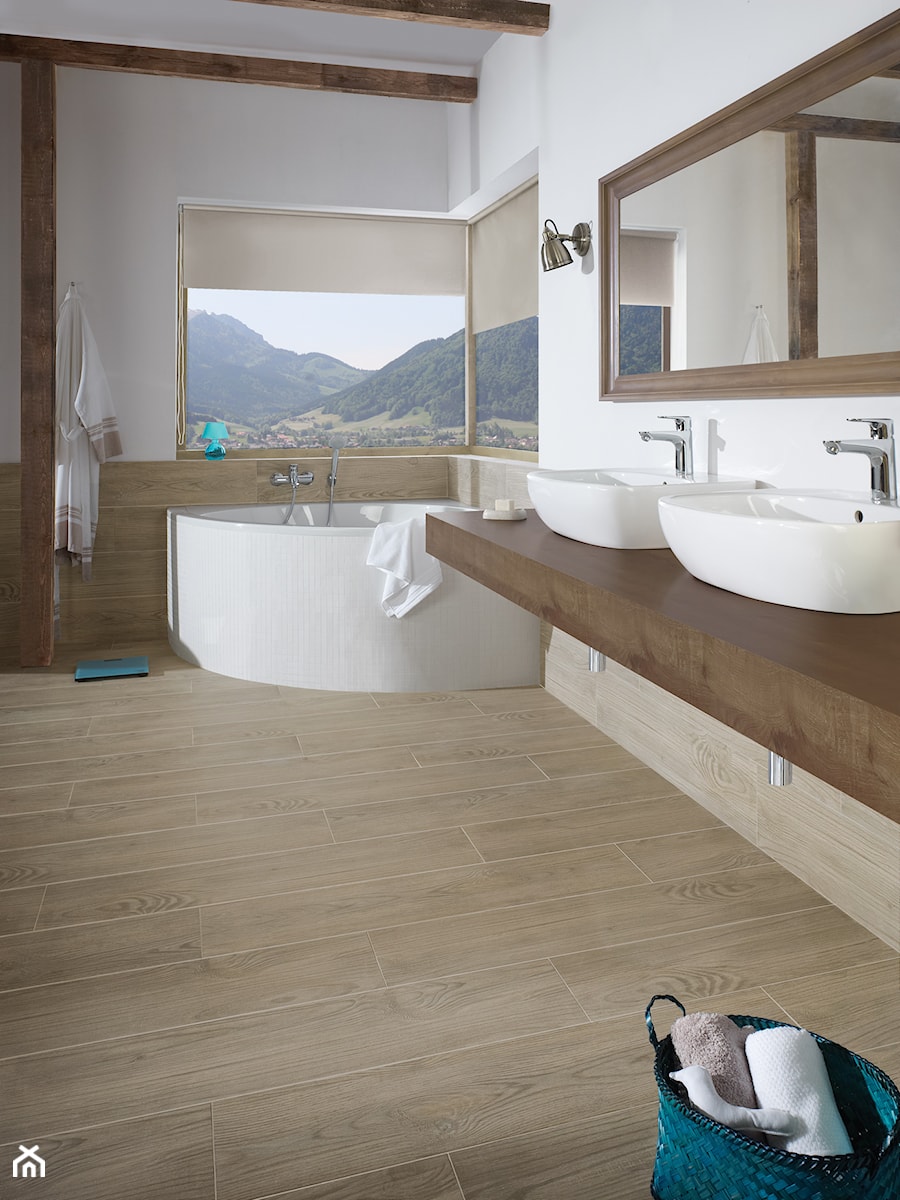Thorno - Duża jako pokój kąpielowy z dwoma umywalkami łazienka z oknem - zdjęcie od Ceramika Paradyż