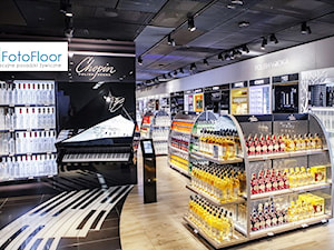 Podłoga 3D - pianino na lotnisku - zdjęcie od FotoFloor