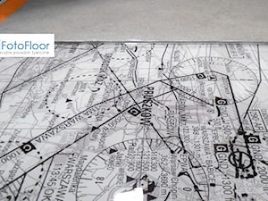 Posadzka dekoracyjna - mapa lotnicza w łazience - zdjęcie od FotoFloor