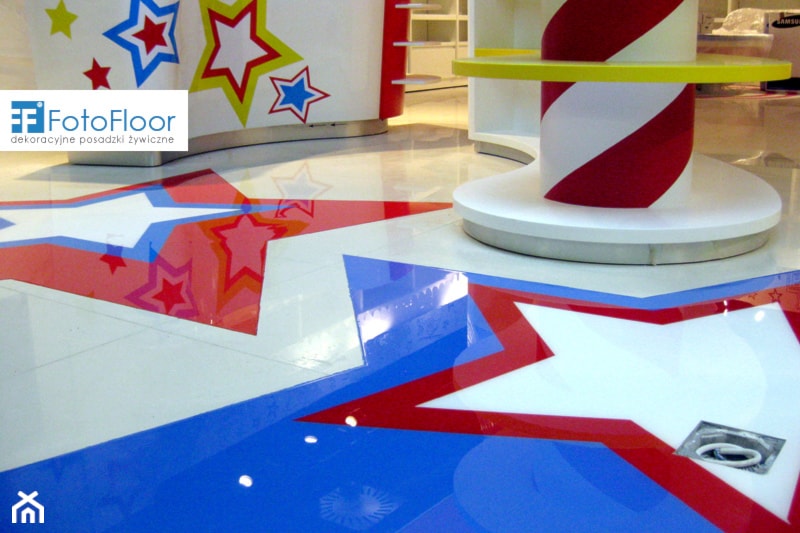 Posadzka dekoracyjna - gwiazdy na lotnisku - zdjęcie od FotoFloor - Homebook