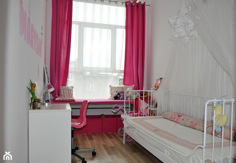 RODZINNY LOFT - Mały szary pokój dziecka dla dziecka dla nastolatka dla dziewczynki, styl tradycyjny - zdjęcie od Design Factory Studio Projektowe