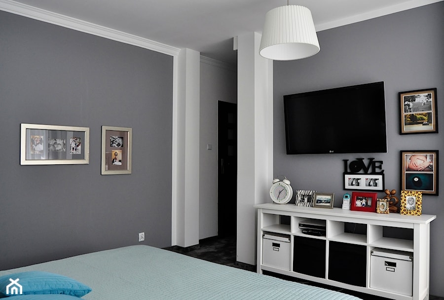 SALON I SYPIALNIA W STYLU GLAMOUR - Średnia biała szara sypialnia, styl glamour - zdjęcie od Design Factory Studio Projektowe
