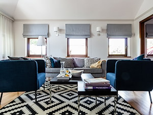 Apartament na poddaszu - Duży biały salon, styl skandynawski - zdjęcie od Ossowska Architektura Wnętrz