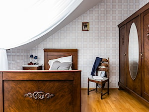 Apartament na poddaszu - Mała sypialnia na poddaszu, styl nowoczesny - zdjęcie od Ossowska Architektura Wnętrz