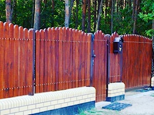 Klasyczne ogrodzenie drewniane - sztachety