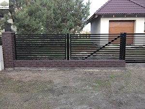 Nowoczesne ogrodzenie metalowe - Nowoczesne domy, styl nowoczesny - zdjęcie od ARTGAN