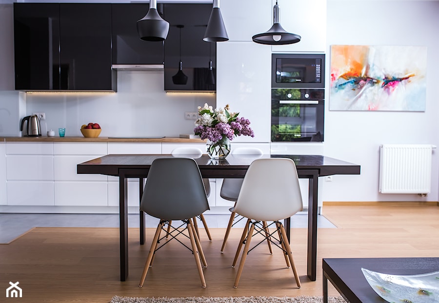 Mieszkanie przeznaczone na wynajem - Średnia biała jadalnia w salonie w kuchni, styl nowoczesny - zdjęcie od Martyna Karczewska