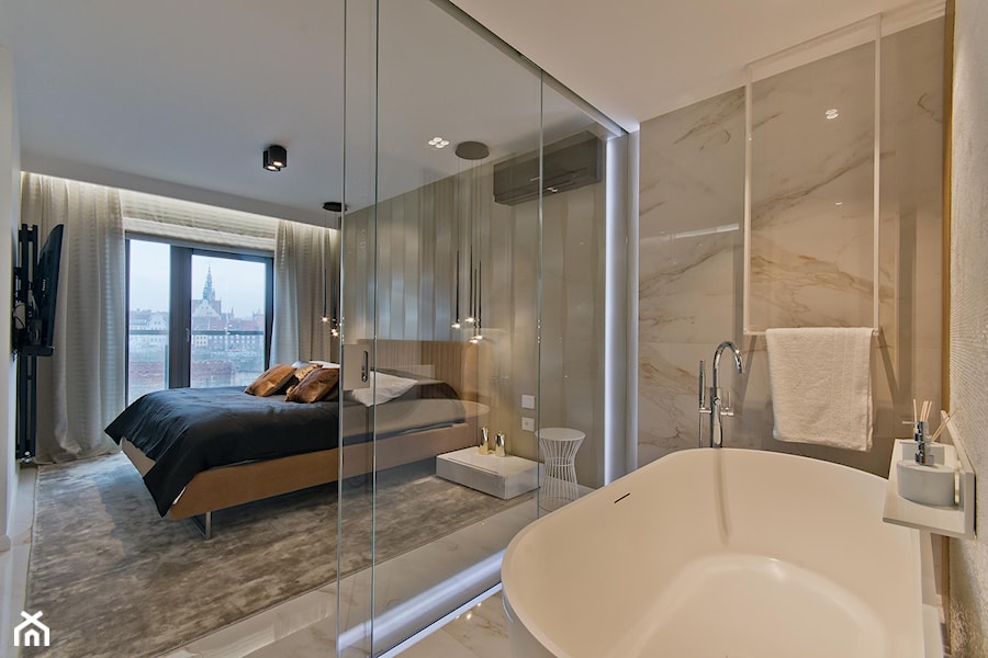 REALIZACJA GDAŃSK - Duża beżowa sypialnia z łazienką, styl nowoczesny - zdjęcie od Studio Estima Sopot