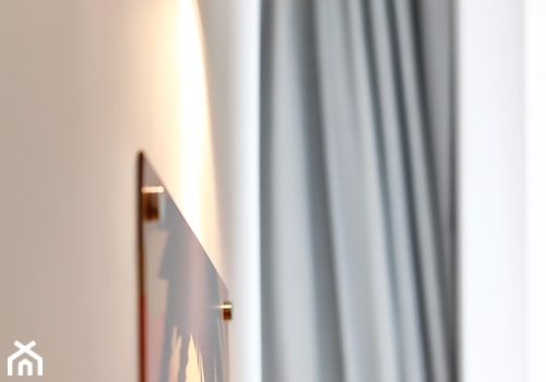 REALIZACJA GDAŃSK Nadmorski Dwór - Mały biały salon, styl nowoczesny - zdjęcie od Studio Estima Sopot