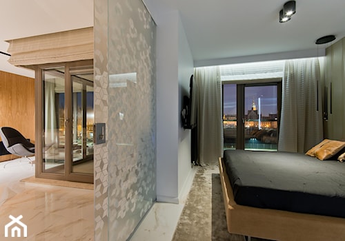 REALIZACJA GDAŃSK - Średnia szara sypialnia z balkonem / tarasem, styl nowoczesny - zdjęcie od Studio Estima Sopot
