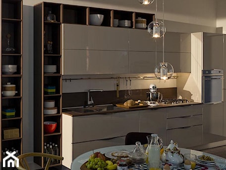 Aranżacje wnętrz - Kuchnia: Veneta Cucine Extra - Kuchnia, styl nowoczesny - Studio Estima Sopot. Przeglądaj, dodawaj i zapisuj najlepsze zdjęcia, pomysły i inspiracje designerskie. W bazie mamy już prawie milion fotografii!