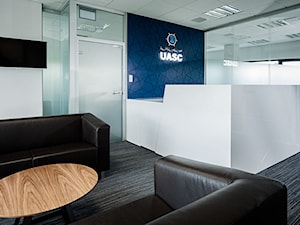 biuro UASC - Wnętrza publiczne, styl nowoczesny - zdjęcie od Pszczołowscy projektowanie wnętrz