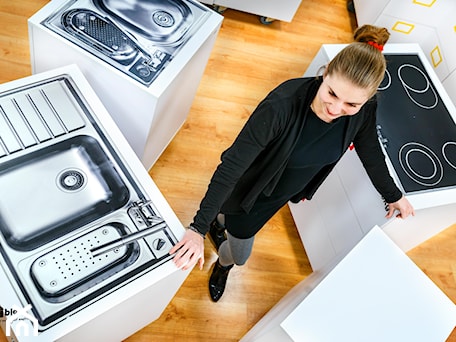 Aranżacje wnętrz - Kuchnia: Kuchnia Blum - Abler. Przeglądaj, dodawaj i zapisuj najlepsze zdjęcia, pomysły i inspiracje designerskie. W bazie mamy już prawie milion fotografii!