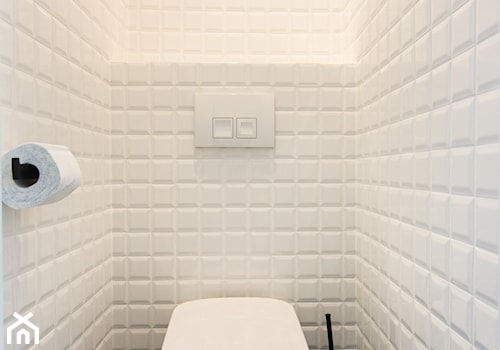 Mieszkanie z antresolą - Mała bez okna łazienka, styl skandynawski - zdjęcie od Bocca design