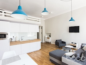 Mieszkanie z antresolą - Salon, styl skandynawski - zdjęcie od Bocca design