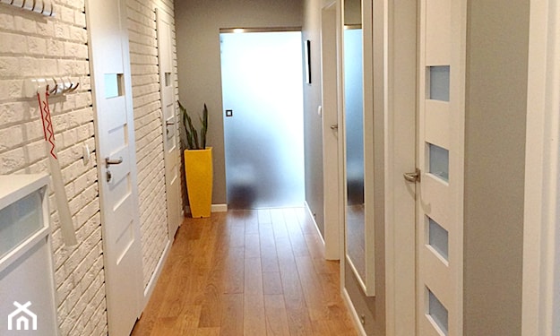 wąski korytarz w mieszkaniu