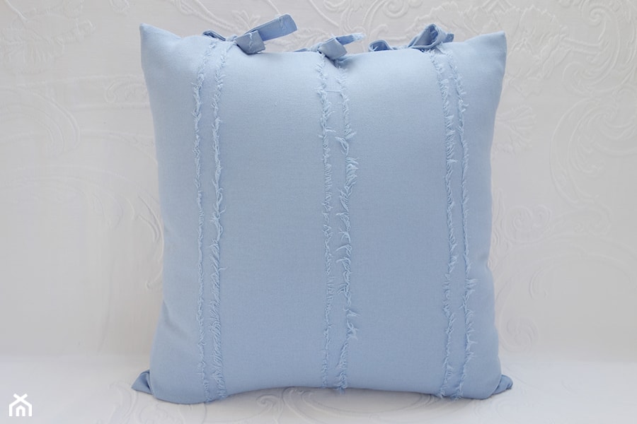 Błękitna poduszka - zdjęcie od Styl i Wnętrze